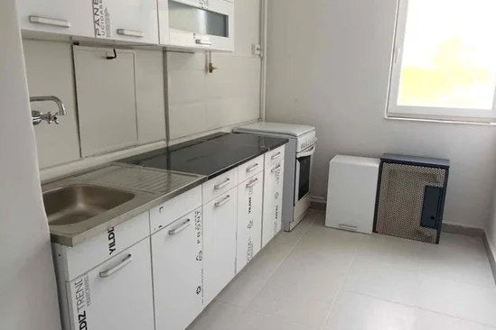 Eladó Felújított Téglaépítésű  Lakás a Műszaki Főiskola Közelében!
