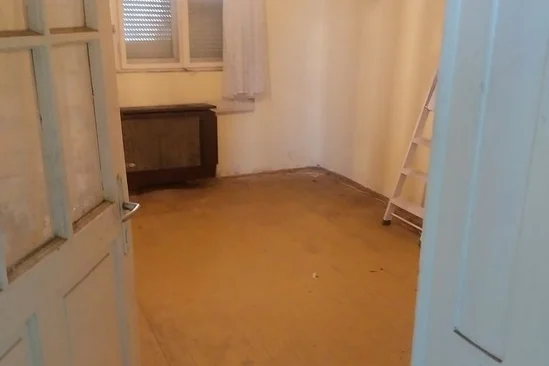 Debrecen, Szabó kálmán utcai felújítandó csládi ház eladó