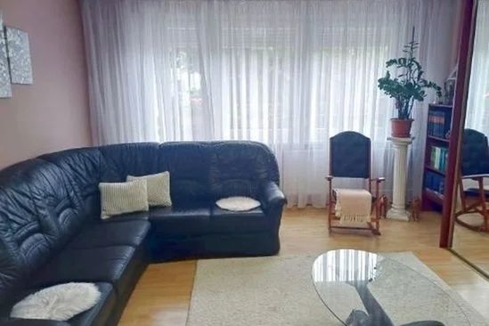 Debrecen, Wesselényi lakótelepen eladó egy 84 nm-es első emeleti lakás