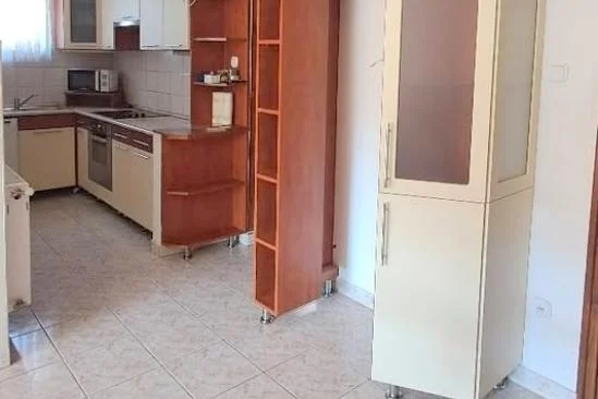 Eladó lakás Debrecen Hatvan utcai kertvárosában!