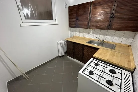 Tágas, napfényes lakás eladó Debrecenben, a Vénkertben!