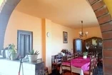 Debrecenben a Csapókertben eladó 145 nm-es 3+fél szobás társasházi lakás alsó szintje.