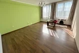 Eladó Debrecen Nagyerdő szélén,  felújított, modern 2 szobás étkező-konyhás  lakás!