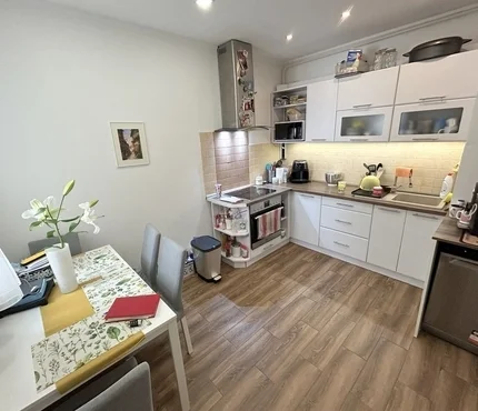 Eladó Nagyerdő szélén, csendes, zöld környezetben egy kitűnő állapotban lévő 60 m²-es lakás!