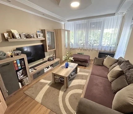 Eladó! Tökéletes otthon a természet közelében 60 m²-es, kiváló állapotú lakás Debrecenben, a Nagyerdő peremén!