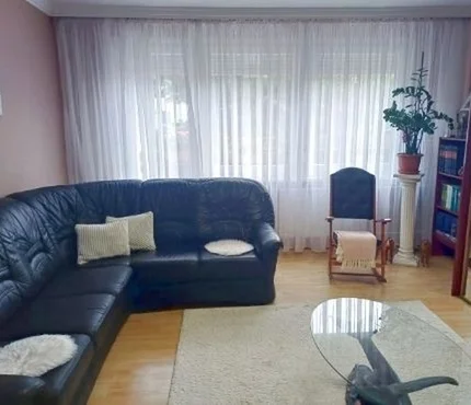 Debrecen, Wesselényi lakótelepen eladó egy 84 nm-es első emeleti lakás